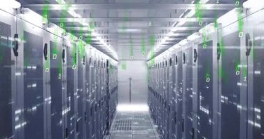 Rack göstergesi veri etkinleştirmesini sunucu dolaplarından geçen ikili haneli rakamlar olarak gösteriyor. Teknoloji, veri, siber güvenlik, dijital, fütüristik, ağ, yenilik