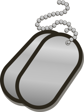 Bir çift metal künye, düz dizayn ve boncuk zincir ile şeffaf arka planda yüzüyor. Metalik, minimalizm, endüstriyel, aksesuarlar, donanım, markalaşma, zarafet