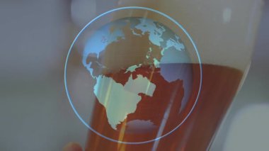 Sahne açılışı, cam istirahatı, küresel markalaşma için doğuya doğru dönen küre örtüsü. Lüks, yenilik, teknoloji, markalaşma, ticari, modern, soyut