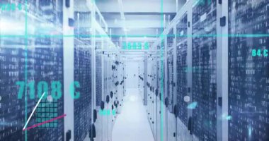 Kamera raf koridorunda HUD 'yi turuncu çizgiler kayarken ve yükleri izlerken gösteriyor. Teknoloji, analitik, fütüristik, veri, yenilik, görselleştirme, dijital