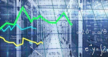 Veri merkezinde çizgi grafik kaplamaları ve kılavuz çizgileri ile sunucu dolapları geriliyor. Teknoloji, ağ oluşturma, veri, altyapı, fütürist, dijital, siber