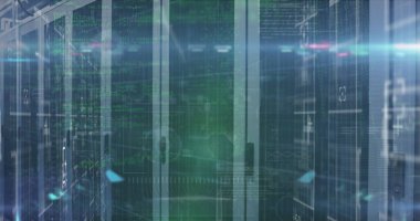 Veri merkezi koridorunda, yanıp sönen LED 'ler ve ikili kodlarla sunucu rafı görüntüleniyor. Teknoloji, siber güvenlik, dijital, altyapı, otomasyon, yenilik, fütürist