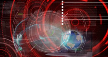 Dizüstü bilgisayar klavyesi ve HUD reaksiyonlarıyla kontrol merkezinde yüzen holografik dünya küresi. Futuristik, teknoloji, arayüz, veri görselleştirme, dijital, analitik, siber güvenlik
