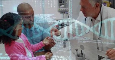 Doktor oksimetre sensörüne uzanıyor ve baba-kız sağlık kontrolü için okuma gösteriyor. Sağlık, aile, değerlendirme, teşhis, teknoloji, pediatri, profesyonellik