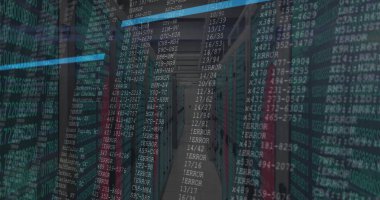 Sunucu rafını ağ kabloları, LED ışıkları ve kod kaplamalarıyla veri merkezine genişletiyorum. Teknoloji, siber güvenlik, veri depolama, yenilik, sanayi, dijital, ağ