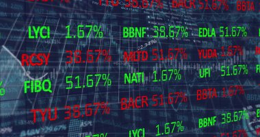 Hisse senetlerinin yeşil-kırmızı yüzdeleri çizgi grafikleriyle gösteren dijital terminal görüntüleniyor. Finansal, teknoloji, modern, veri, analitik, yatırım, dijital