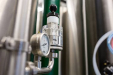 Damıtıcıdaki makinelerin odak noktası