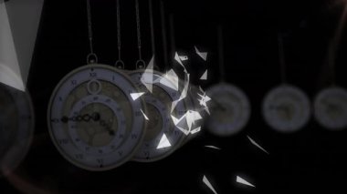 Pirinç saatler sallanıyor, üçgenler maddeleşiyor, çoğalıyor ve ışık desenleri yaratmak için kıvrılıyor. Steampunk, minimalizm, fütüristik, klasik, soyut, illüzyon, teknoloji