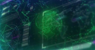 Yükselme ve küresel ağı gösterirken arayüz holografik yeşil küreyi döndürmeye başlıyor. Fütüristik, teknoloji, veri, görselleştirme, dijital, yenilik, bağlantı