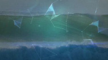Küresel ağı gösteren yüzen çokgenler okyanus dalgaları üzerinde dönen dünyaya yaklaşıyorlar. Soyut, fütüristik, dijital, teknoloji, bağlantı, yenilik, hareket