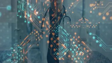 Doktor hastanede dikilirken dijital devre göğüs ve steteskopu vurguluyor. Teknoloji, sağlık, yenilik, fütürizm, klinik, tıbbi, dijital