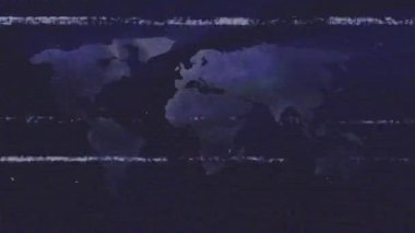 Ortalanmış harita, sinyal bozma simülasyonunu taklit ederken parazit hatlarıyla bozulmaya başlıyor. Dijital, arıza, parazit, statik, gürültü, bozulma, görselleştirme