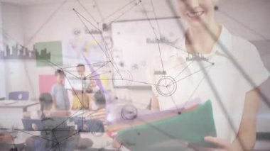 Sınıf ağı, öğretmenler klasörleri incelerken öğrencilerin sunumlarını, ellerini kaldırmalarını üstüste koyuyor. Eğitim, işbirliği, veri, bağlantı, öğrenme, dijital, yenilik