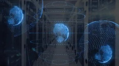 Mavi noktalar birleşerek üç holografik küre oluşturuyor ve raflarda titreşimli halkalar tarama gösteriyor. Gelecekçi, teknoloji, dijital, 3d, yenilik, siber, ağ