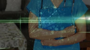 Hemşire tarama çizgilerine tepki veriyor. Kamerayı kaldırıyor. Steteskop gülümseyen verileri gösteriyor. Profesyonel tıp, sağlık, dijital teknoloji, teletıp, klinik, tanı, modern