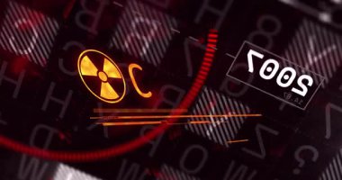 2005 bloğunda dönen radyasyon simgesi UYARI metnini genişleterek acil durum sinyalini veriyor. Uyarı, siber güvenlik, dijital, fütürizm, görselleştirme, arayüz, uyarı