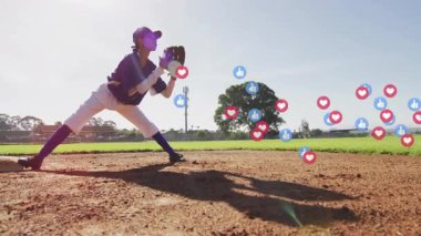 İlk kaleci kalede zıplarken softball kalpler ve baş parmak işaretleme koşucusuyla üstüste biniyor. Sporcu, spor, takım çalışması, açık hava, canlı, aktif, rekabet