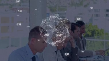 İş verilerini görselleştiren ağ küresi görüntülemesindeki beş profesyonelden 1 saniye sonra. İşbirliği, yenilik, analiz, takım çalışması, dijital, modern, kurumsal