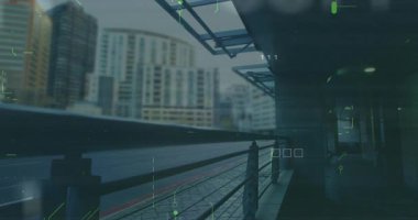 Transit paraşüt korkuluğu üzerinde yeşil haneli parşömen yansıtılıyor neon kaplama. Siber güvenlik, teknoloji, fütürizm, kentsel, dijital, ağ, yenilik