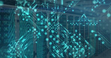 Sunucu odasında yanıp sönen LED 'ler ve dijital kaplama ile veri işleme satırları işletiliyor. Teknoloji, güvenlik, yenilik, ağ, dijital, altyapı, fütürist