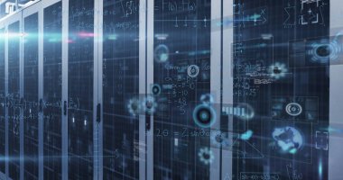 Veri merkezi koridorundaki mavi ışıkların altında yüzen veri grafikleriyle merkezi sunucu rafları gösteriliyor. Teknoloji, veri, siber güvenlik, dijital, ağ, yenilik, fütüristik