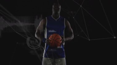 Basketbolu kaldıran ve spor analitiği için genişleyen animasyon şebekelerini ateşleyen bir atlet. Sporcu, spor, dijital, teknoloji, yenilik, hareket, veri