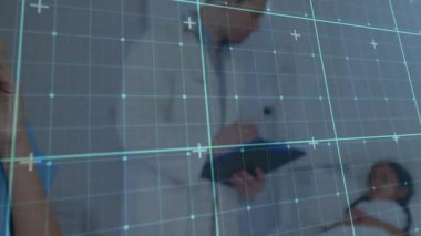 Anne telefonu kaldırıyor ve doktor Cyan ızgarasındaki çocuğun dosyasını incelerken tıbbi aramaya başlıyor. Aile, sağlık, teletıp, tanı, hasta bakımı, tıbbi teknoloji, hastane