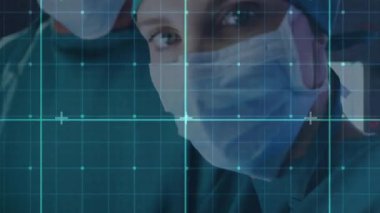 Maskeli cerrahlar biyometrik taramadan geçiriliyor. Kimlik taraması yapan yüzleri silip süpüren siyanür şebekesi gibi. Tıbbi, sağlık, teknoloji, yenilik, profesyonellik, tanı, gelecek