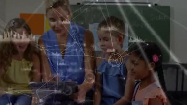 Öğretmenlik, çocukların animasyon dersini aktifleştirdiği bir eğitim uygulaması başlatıyor. Etkileşimli öğrenme, dijital eğitim, sınıf teknolojisi, çocuk ilişkileri, edtech, eğitim araçları, gençlik gelişimi