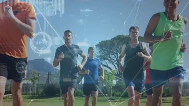 Altı erkek koşucunun sahada forma girmek için antrenman yaptığını gösteren bir veri örtüşmesi. Atletizm, takım çalışması, dayanıklılık, canlılık, açık hava, yenilik, motivasyon