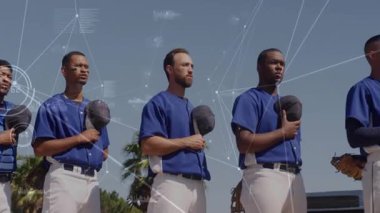 Kamera, beyzbol takımının maç öncesi HUD formalarını birbirine bağlarken kalplerini kapattığını gösteriyor. Sporcular, takım çalışması, disiplin, birlik, sportmenlik, teknoloji, açık hava