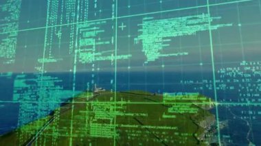 Yeşil şebeke ve kod başlangıç noktasında görünüyor, kıyı bölgesini izlemek için kayıyor ve kümeleniyor. Fütürist, dijital, arayüz, manzara, görselleştirme, teknoloji, yenilik
