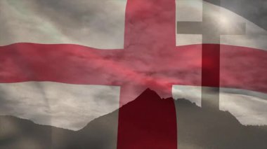 Yükselen meltem, kırmızı haçla beyaz bayrağı kaldırarak dağ sırtı bulutlu gökyüzünde dalgalanan dalgalar oluşturuyor. Vatanseverlik, açık hava, manzara, görkemli, rüzgârlı, doğal, özgürlük