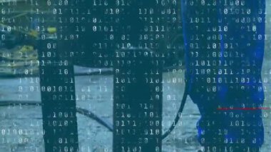 Kaynakçının atölyedeki çelik kirişlere elektrik yayı vurması animasyon ısı haritası ve kaynak verisi üretiyor. Sanayi, işçilik, inşaat, kıvılcımlar, metal işleri, mühendislik, imalat