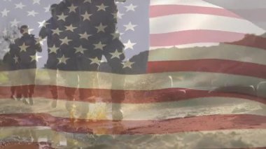 Amerikan bayrağı, askerlerin ufuk çizgisine doğru ilerlemesi yönünde çağrıda bulunuyordu. Savaşçı, disiplin, dayanıklılık, açık hava, taktik, güç, kararlılık