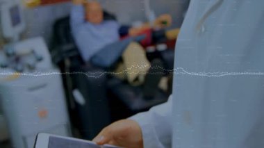 Profesyonel haplara yakın çekim ve bağış sürecinin izlenmesi için donör verilerini gözden geçirme. Tıbbi, bakıcı, cihaz, sağlık, destek, mesleki, sağlık