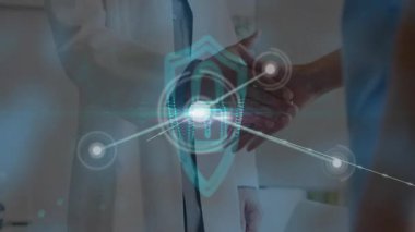 Doktor ve hasta el sıkışıyor, ağ güvenliği sağlayarak asma kilit kalkanı üretiyorlar. Tıbbi, siber güvenlik, teknoloji, işbirliği, koruma, profesyonellik, yenilik