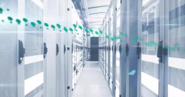 Yeşil noktalar solda maddeleşiyor ve performans ölçümlerini gösteren sunucu koridorunda sürükleniyor. Fütürist, dijital, teknoloji, siber güvenlik, yenilik, temiz, yüksek teknoloji