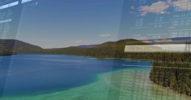 Gecikmeden sonra veri şifreleme sırasında sağdaki gölden kayan şeffaf terminal arayüzü. Teknoloji, siber güvenlik, dijital, doğa, yenilik, manzara, veri