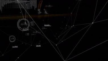 Kamera, basketbolun salyalarını akıtarak atımlı ağ oluşturan HUD spor istatistiklerini gösteriyor. Atletizm, dijital arayüz, performans, fütüristik, çeviklik, veri görselleştirme, spor teknolojisi