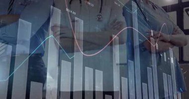 Grafikler üç kişilik sağlık ekibinin analitik çubukların büyüdüğünü gösteriyor. Analizler, takım çalışması, yenilik, veri görselleştirme, sağlık hizmetleri, profesyoneller, modern