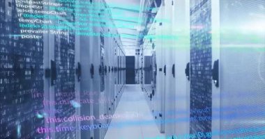 Statik koridor görüntüsü bittikten sonra kod parçaları raflarda kayar, kaybolur, veri akışını görselleştirir. Teknoloji, siber güvenlik, dijital, yenilik, kesinlik, modern, sanal