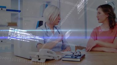 Hasta başını sallarken, el bilgisayarı ile tıbbi verileri açıklayan doktor olarak sürüklenen ikili kaplama. Sağlık, danışma, teknoloji, iletişim, profesyonellik, tanı, tıbbi