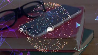 Telefon üzerinden ahşap masa açma halkasındaki kitaplar dijital küre oluşturarak ağ simgeleri ekliyor. Teknoloji, yenilik, bağlantı, dijital, geleceksel, ağ, iletişim