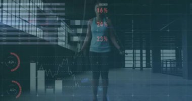 Animasyon çizelgeleriyle fitness takibine başlamak için halat sallayan kadın sporcu. Fitness, data görselleştirme, kentsel, modern, dinamizm, güç, performans