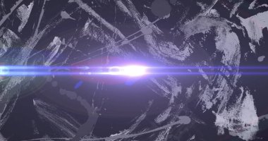 Parlayan mercek parlamaları koyu soyut arka planda, mavi çizgiler ve fırça darbeleriyle yayılıyor. Soyut, desen, dijital, tasarım, görsel sanat, kozmik, geleceksel