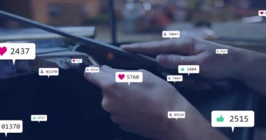 Craftsperson, çubuğu bank pensi ve dosya ipuçlarına yerleştiriyor, sosyal medya pazarlama simgeleri yaratıyor. Sanatçı, metal işçiliği, zanaatkar, el aletleri, atölye, imalat, zanaat