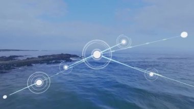 Sakin deniz yumurtlama ışınları ve genişleyen ağ oluşturan düğümler üzerinde cisimleşen tek bir parlayan düğüm. Futuristik, bağlantı, teknoloji, soyut, dijital, ağ, görselleştirme