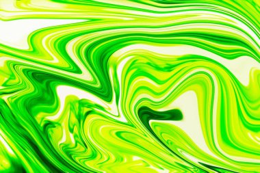 Yeşil ve sarı sıvı kıvrılıyor ve düz tasarım halinde akıyor, mermer hareket, şeffaf arkaplan. Soyut, akışkan, canlı, pürüzsüz, dinamik, sanatsal, gradyan