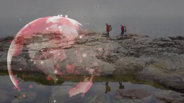 İki yürüyüşçü kayalık çıkıntıya basıp yürürken teknoloji dünyası verileri başlarının üstünde döndürüyor. Macera, keşif, takım çalışması, doğa, yenilik, açık hava, modern